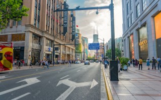 街头鼻子恶搞视频，擤鼻子视频