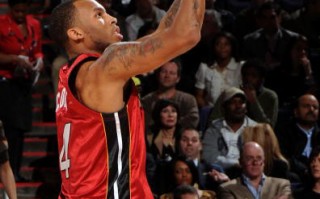 nba中场投球几分，nba中场投球几分算赢