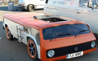 汽车喷水恶搞改装视频，汽车喷水恶搞改装视频大全