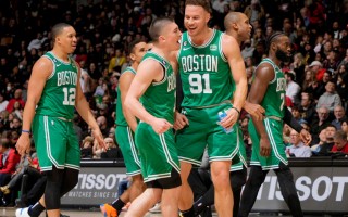 nba踢人吧，nba踢蛋集锦